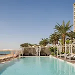 Four Seasons Resort And Residences At The Pearl - Qatar